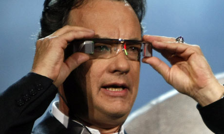 Tom-hanks-sony-3d-glasses-001