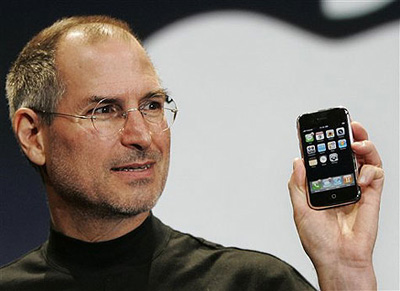Steve_jobs_iphone